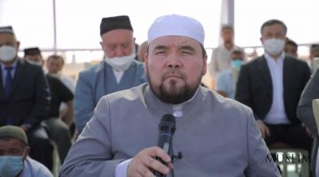 Alijon qorining Muftiy hazratlari  dafn marosimidagi qiroati