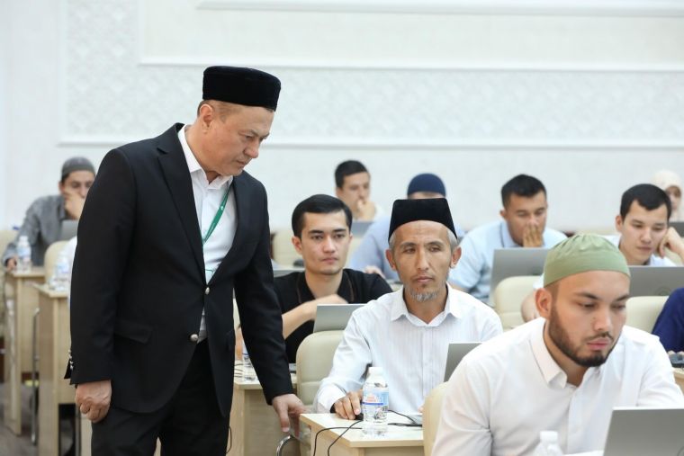 Диний таълим муассасаларига кириш имтиҳони Тошкент шаҳрида давом этмоқда 
