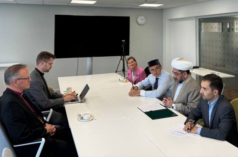 التواصل مع المواطنين لقاء ثنائي وصلاة الجمعة في هلسنكي - رحلة إلى فنلندا
