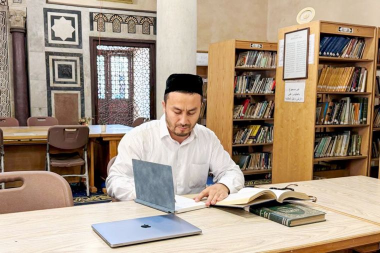 Mir Arab oliy madrasasi ustozi Al-Azhar universitetida ilmiy tadqiqot olib bormoqda