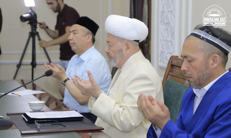 Muftiy hazrat ommaviy axborot vositalari xodimlarini bayram bilan qutladi
