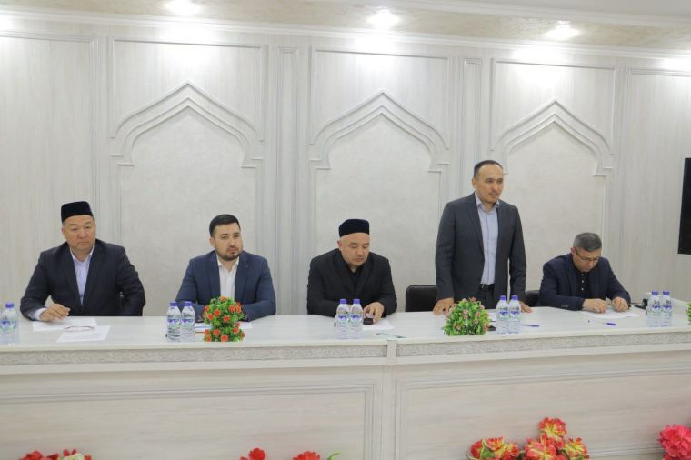 Билим юрти битирувчи талабалари билан очиқ мулоқот ўтказилди