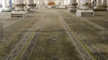 В Мечети Пророка в Медине расстелено более 25 000 ковров