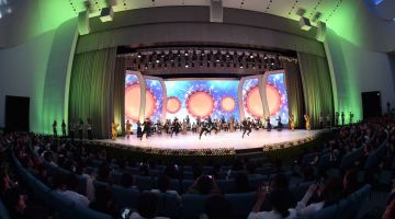 يوم اللغة الأوزبكية يرمز إلى وحدة الشعب