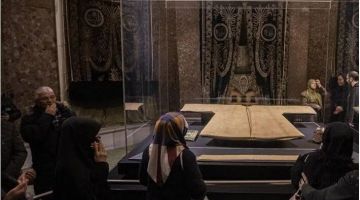 В Стамбуле во время Рамадана можно увидеть накидку Пророка ﷺ