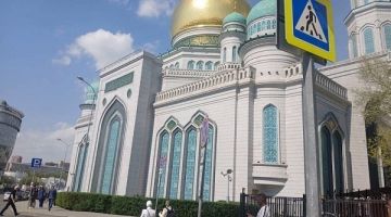 Московская соборная мечеть: уникальное сооружение в столице золотых куполов 