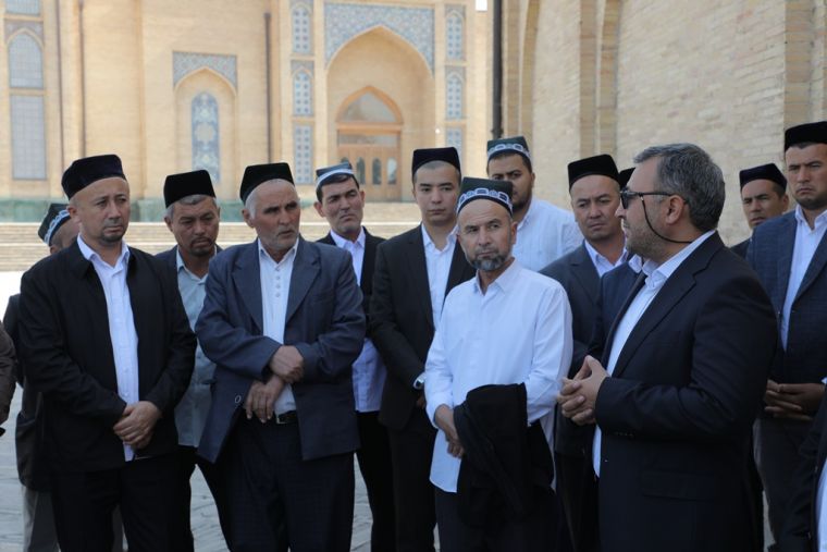 Olis hududdagi imomlar Diniy idora faoliyati bilan tanishdi (Foto+)