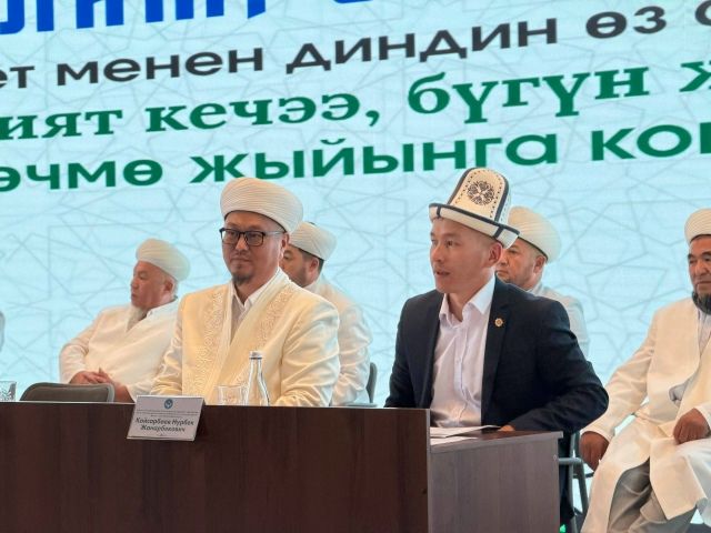 Верховный муфтий Кыргызстана представил пятилетний план развития исламской инфраструктуры и образования