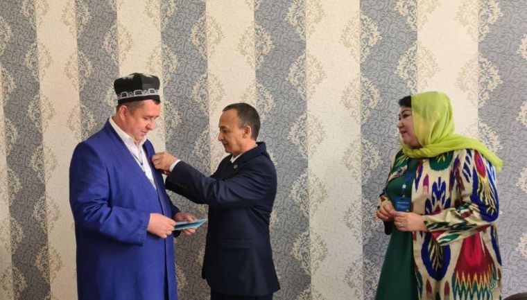 Бош имом-хатиб кўкрак нишони билан тақдирланди