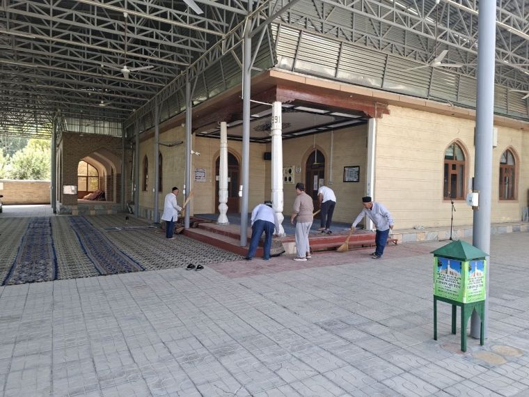 Surxondaryoda masjid va qabristonlarda keng ko‘lamli hashar o‘tkazildi