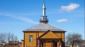 Интерес мусульманских туристов к деревянной мечети в Беларуси 