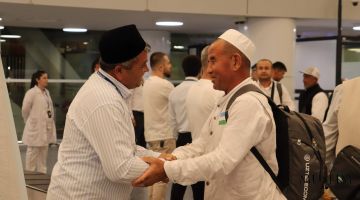 Самарқандлик ҳожилар юртимизга соғ-саломат қайтиб келишди