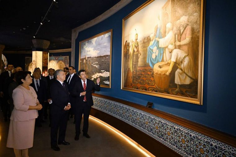 Президентимиз янгиланган Темурийлар тарихи давлат музейига ташриф буюрди
