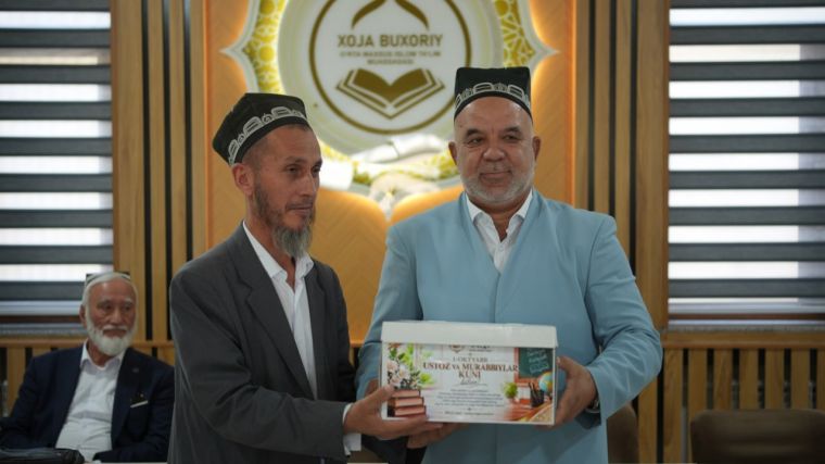 Qashqadaryoda ustoz va murabbiylarga yuksak ehtirom ko‘rsatildi