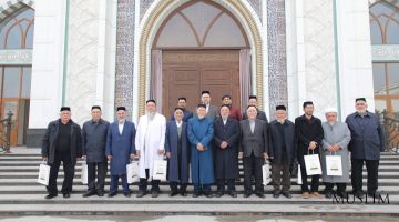 Фахрий имомларга Президент совғалари топширилди