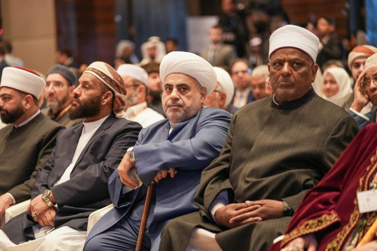 MUFTIY HAZRAT XALQARO ANJUMANDA ISHTIROK ETMOQDALAR