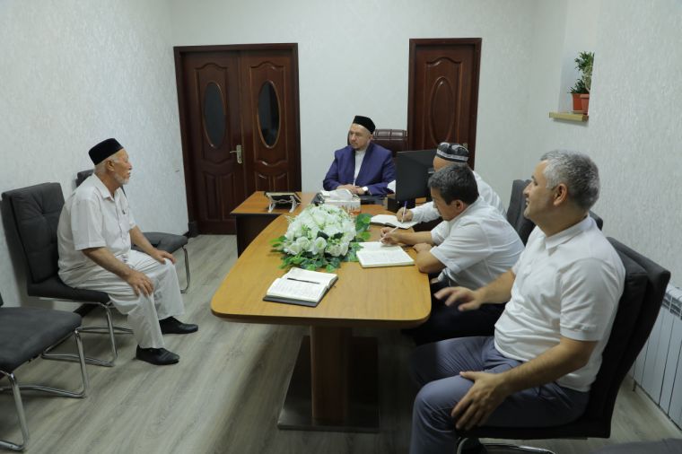 Фуқаролар мурожаати тингланиб, аксарияти ҳал этилмоқда