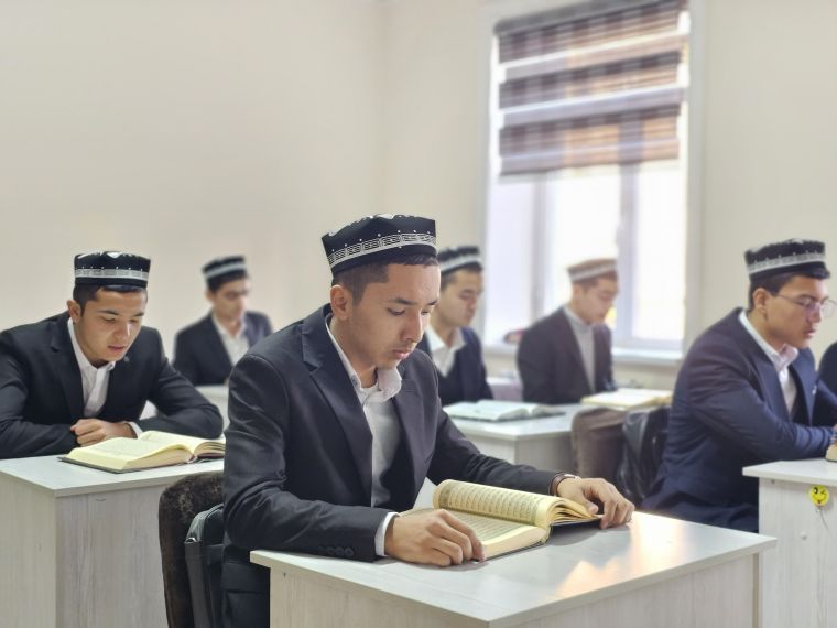 Диний таълим муассасаларида “Саҳиҳул Бухорий” хатми кутуб қилинди 