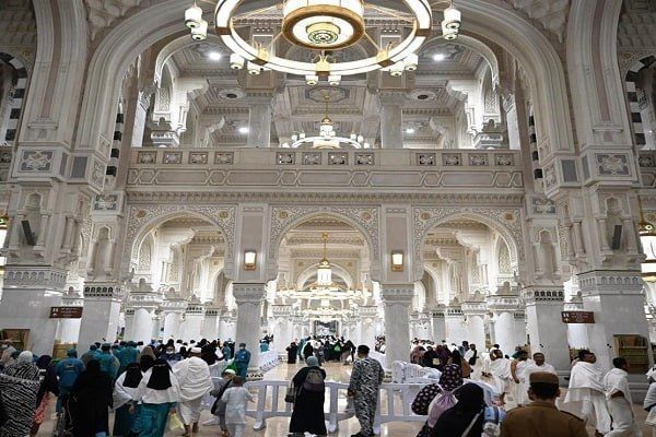 В течение прошлого месяца Масджид аль-Харам посетили 54 миллиона паломников