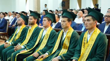 МАГИСТРЛАРГА МАҚТОВ ЁРЛИҒИ ВА ЗАМОНАВИЙ ПЛАНШЕТЛАР ТОПШИРИЛДИ