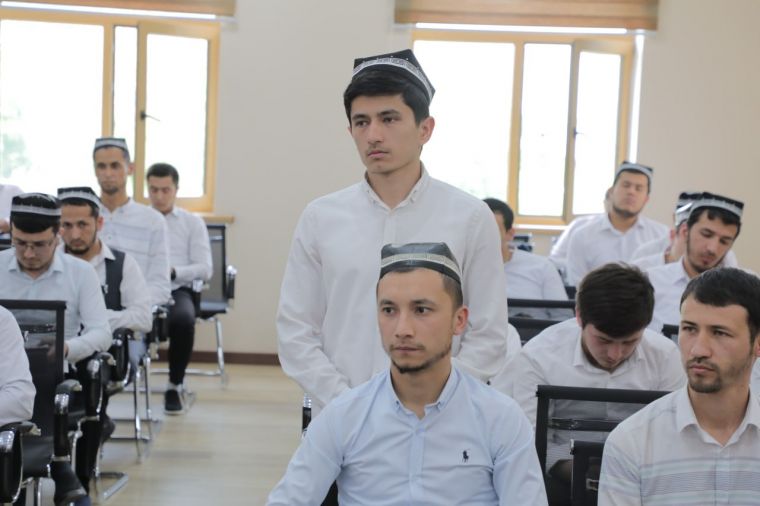 Oliy Ma'had bitiruvchilari diplom himoyasi kunlari ma'lum bo'ldi
