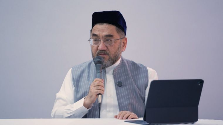 Muftiy hazrat ziyoratchilarga Makka va Baytulloh fazli haqida mav’iza qildilar