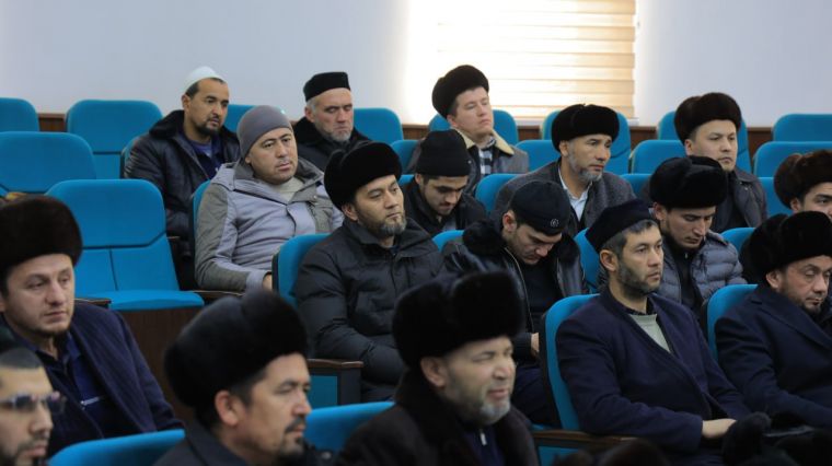 عقد الاجتماع بمشاركة الأئمة والخطباء