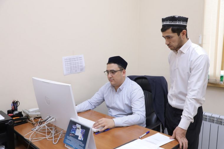 Talabalar malakaviy amaliyotda (fotolavha)