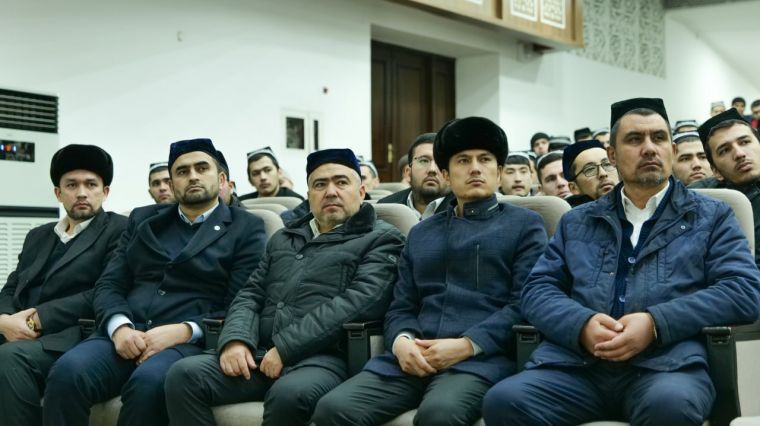 Ўқитувчи ва талабалар иштирокида йиғилиш ўтказилди 