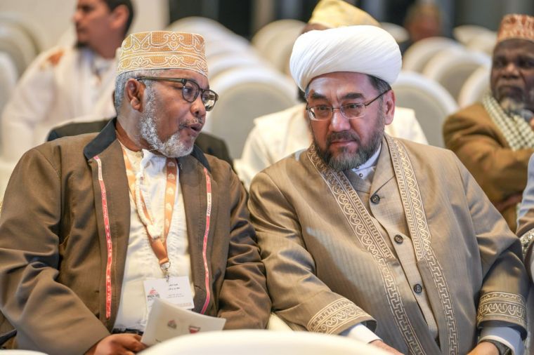 MUFTIY HAZRAT XALQARO ANJUMANDA ISHTIROK ETMOQDALAR