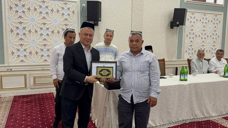 “Qur’oni karim va tajvid” o‘quv kursining bitiruvchilariga sertifikatlar topshirildi