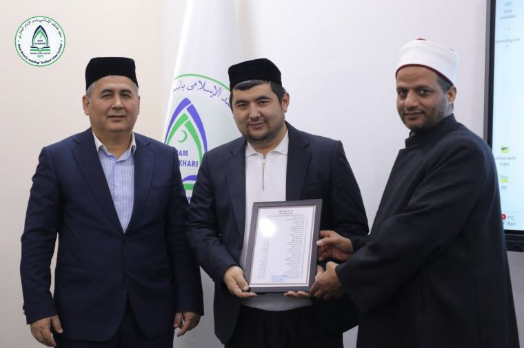 Қори устозлар ижоза олди (фотолавҳа)