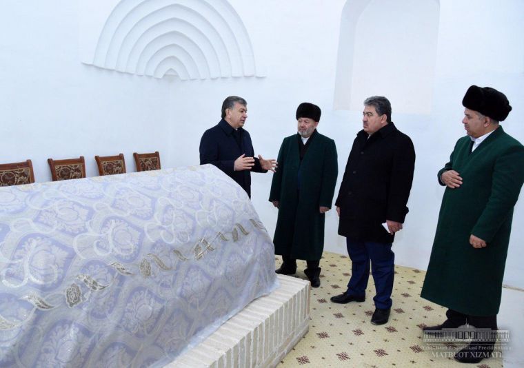 Президентимиз муқаддас қадамжони зиёрат қилдилар