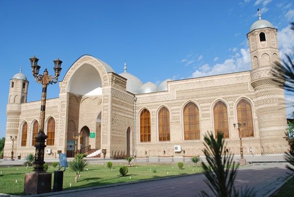 Farg‘ona viloyati Quvasoy shahridagi “Islom”  jome masjidi...
