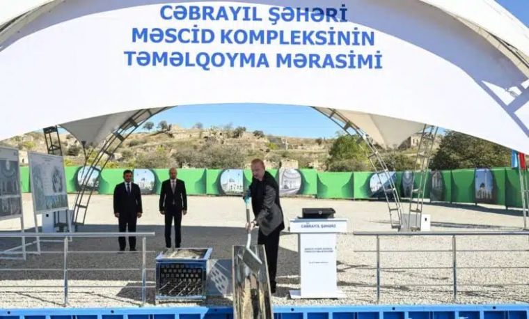 Ильхам Алиев заложил фундамент Джебраильской городской мечети