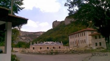 Sharqiy Yevropaning qadimiy madrasasiga ekskursiyalar boshlanadi