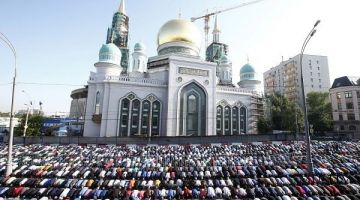 Рамадан в России; Отличительное религиозное событие по сравнению с другими странами