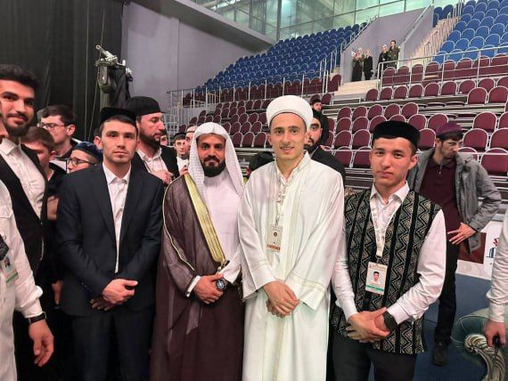 فاز حافظ القران من أوزبكستان بالمركز الثالث في المسابقة الدولية