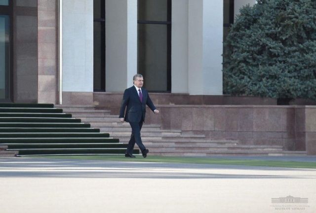 Шавкат Мирзиёев Бирлашган Араб Амирликларига жўнаб кетди