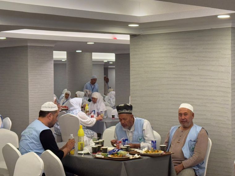 Makkada mustaqillik bayrami munosib nishonlandi (fotolavha)