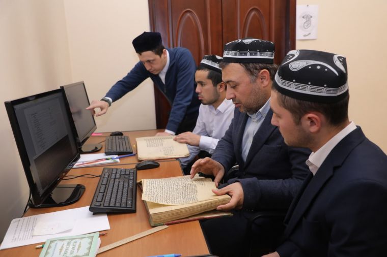 Talabalar malakaviy amaliyotda (fotolavha)