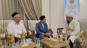 إجتمع الأخوة العلماء قي مكة