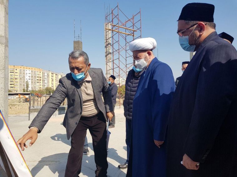 Muftiy hazratlari poytaxtdagi jome masjidning yangi binosiga tamal toshi qo'ydilar