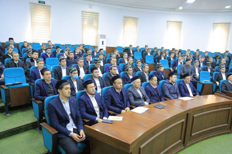 “Ҳидоя” ўрта махсус ислом таълим муассасасида маънавий-маърифий учрашув бўлиб ўтди.