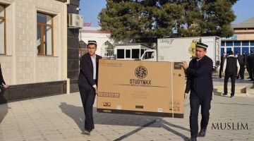 Xoja Buxoriy madrasasiga smart doskalar hadya qilindi